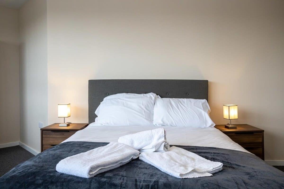 Lovely 2 Bedroom Modern Apartamento