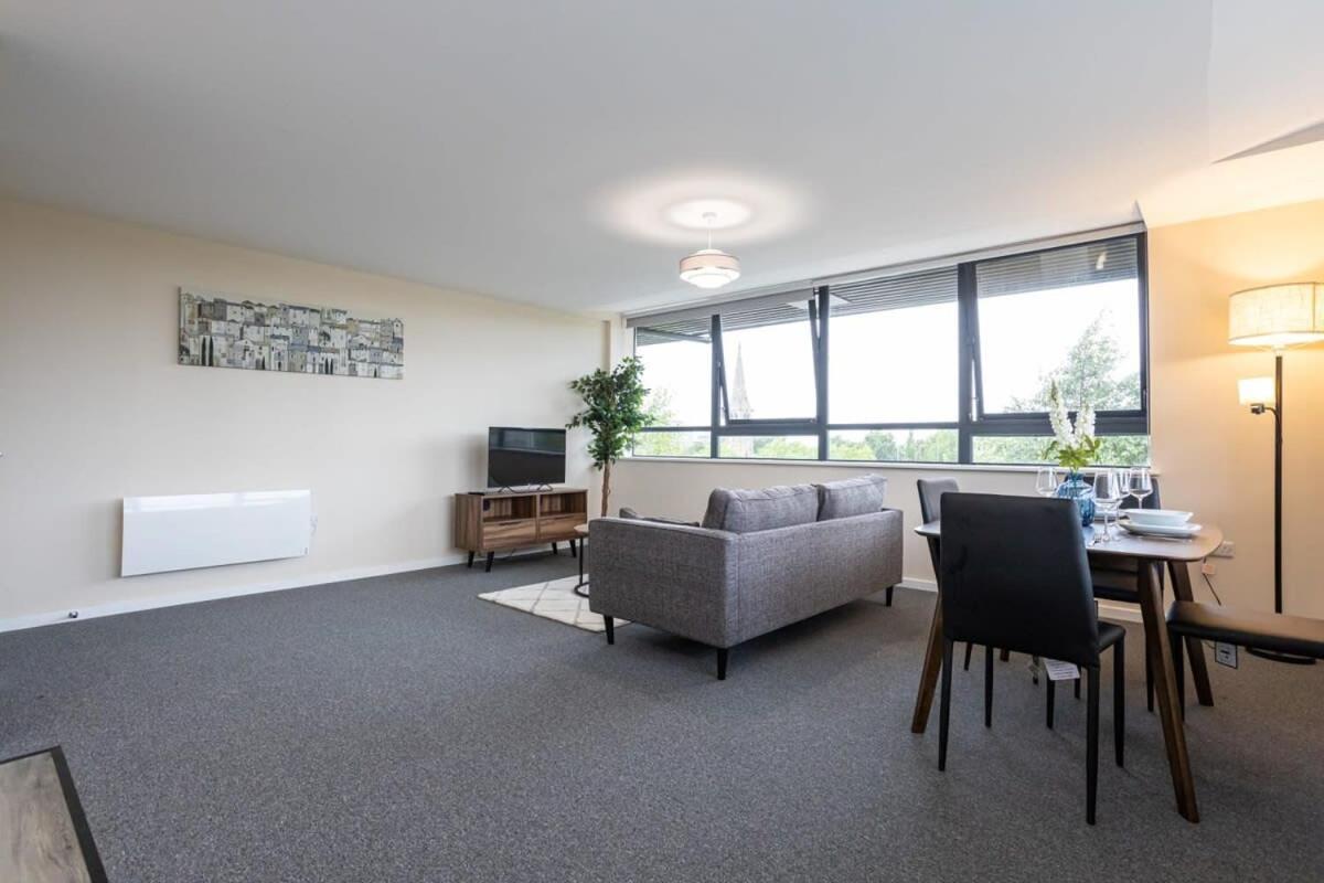 Lovely 2 Bedroom Modern Apartamento