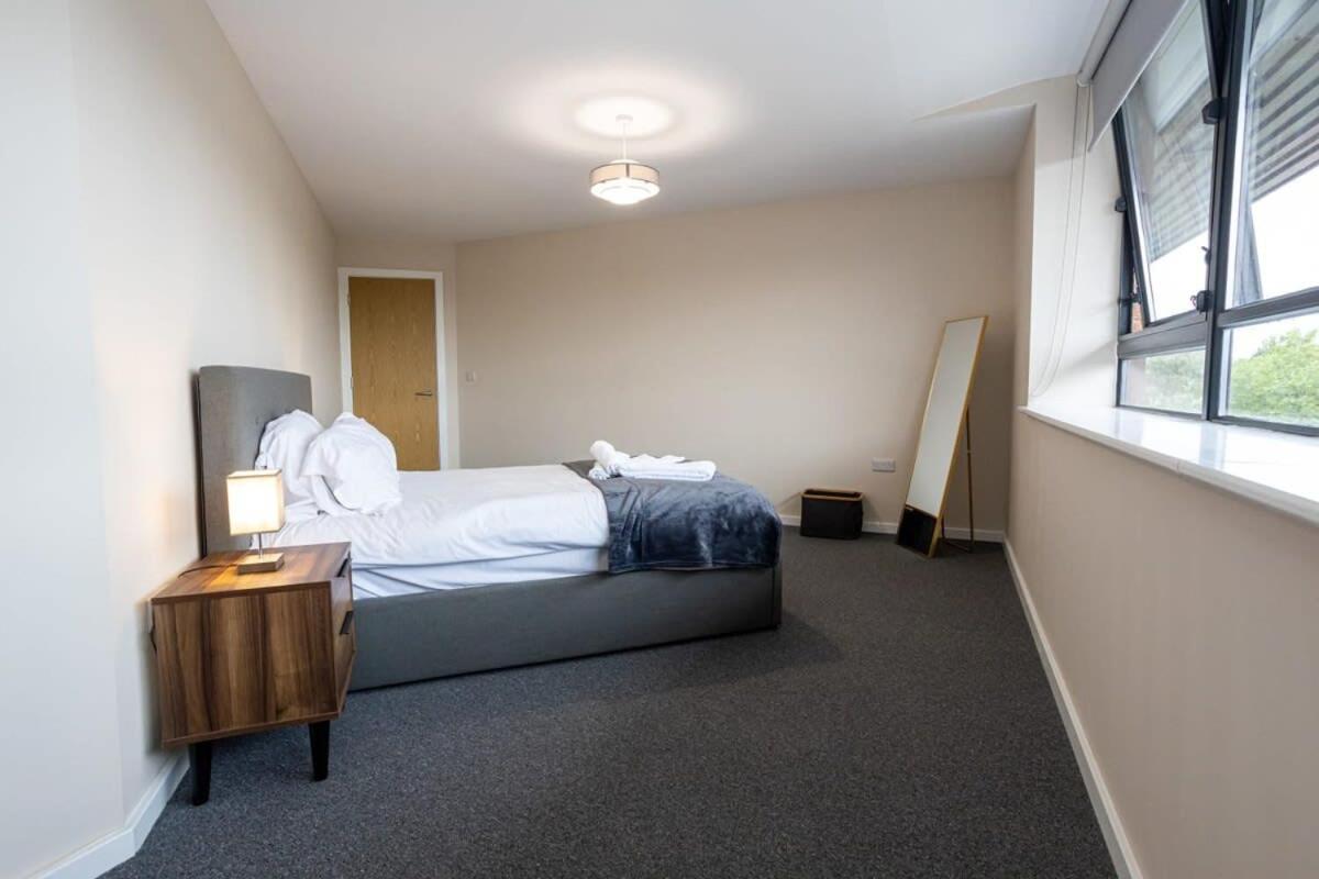 Lovely 2 Bedroom Modern Apartamento *